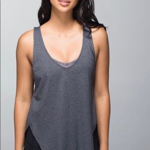 Lululemon bra and tank top combo